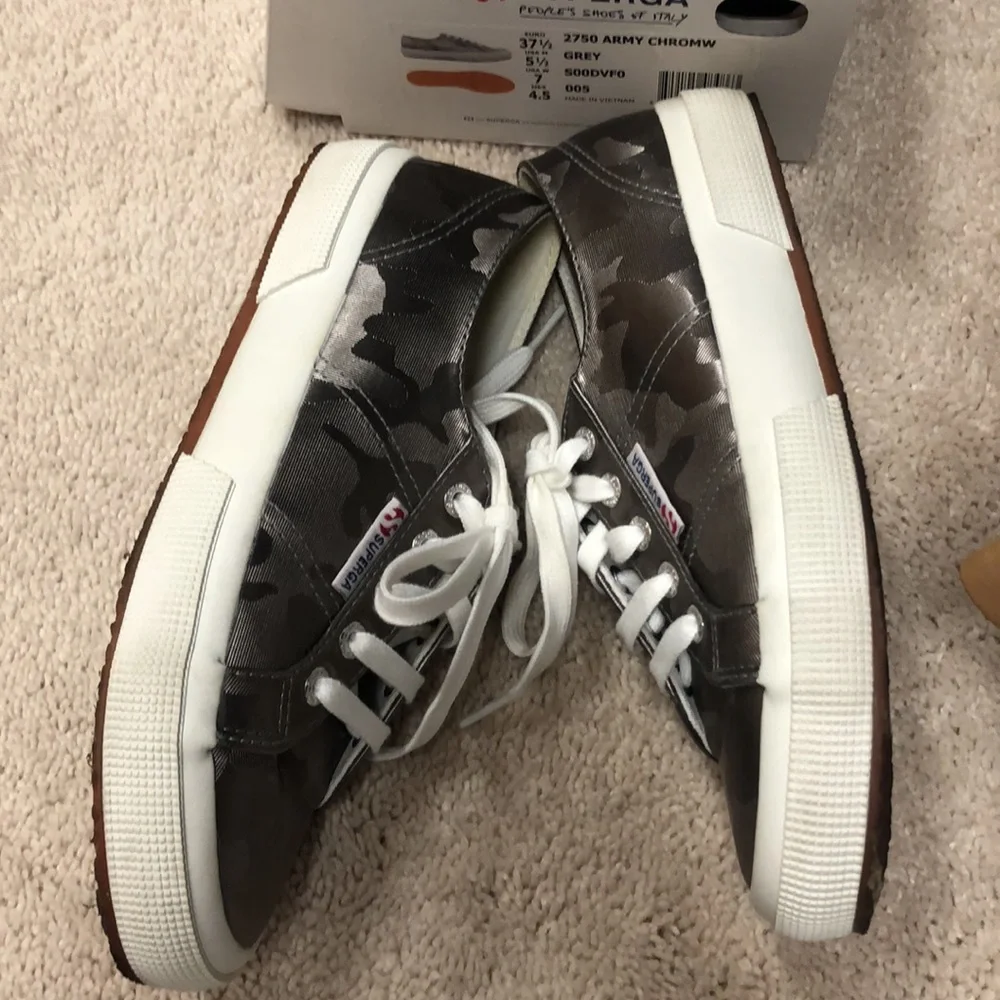 Superga 2750 Army Chrome Size 7